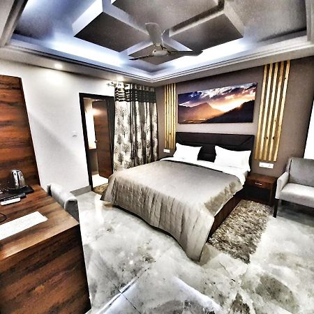 Hotel Aerocity Purple Orchid New Delhi Exterior foto