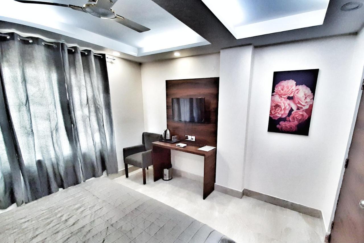 Hotel Aerocity Purple Orchid New Delhi Exterior foto