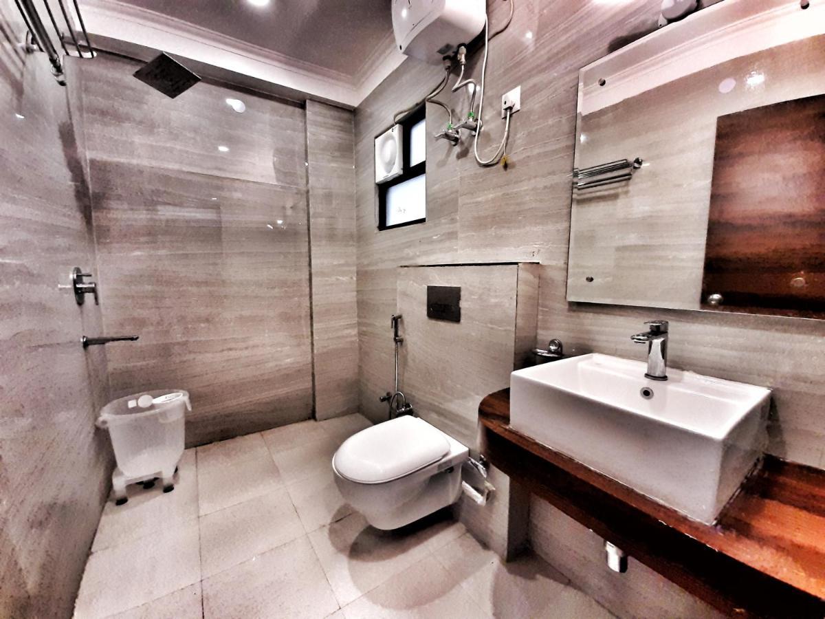 Hotel Aerocity Purple Orchid New Delhi Exterior foto