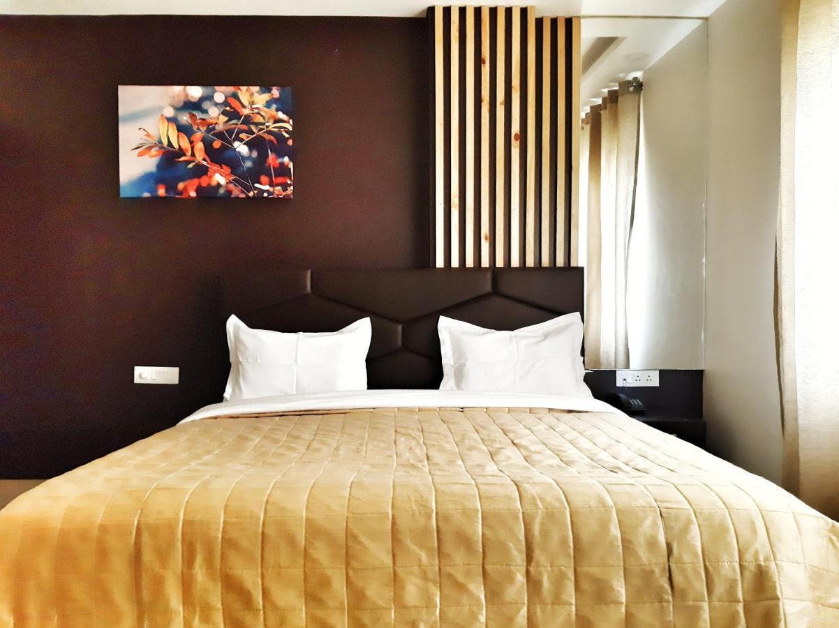 Hotel Aerocity Purple Orchid New Delhi Exterior foto